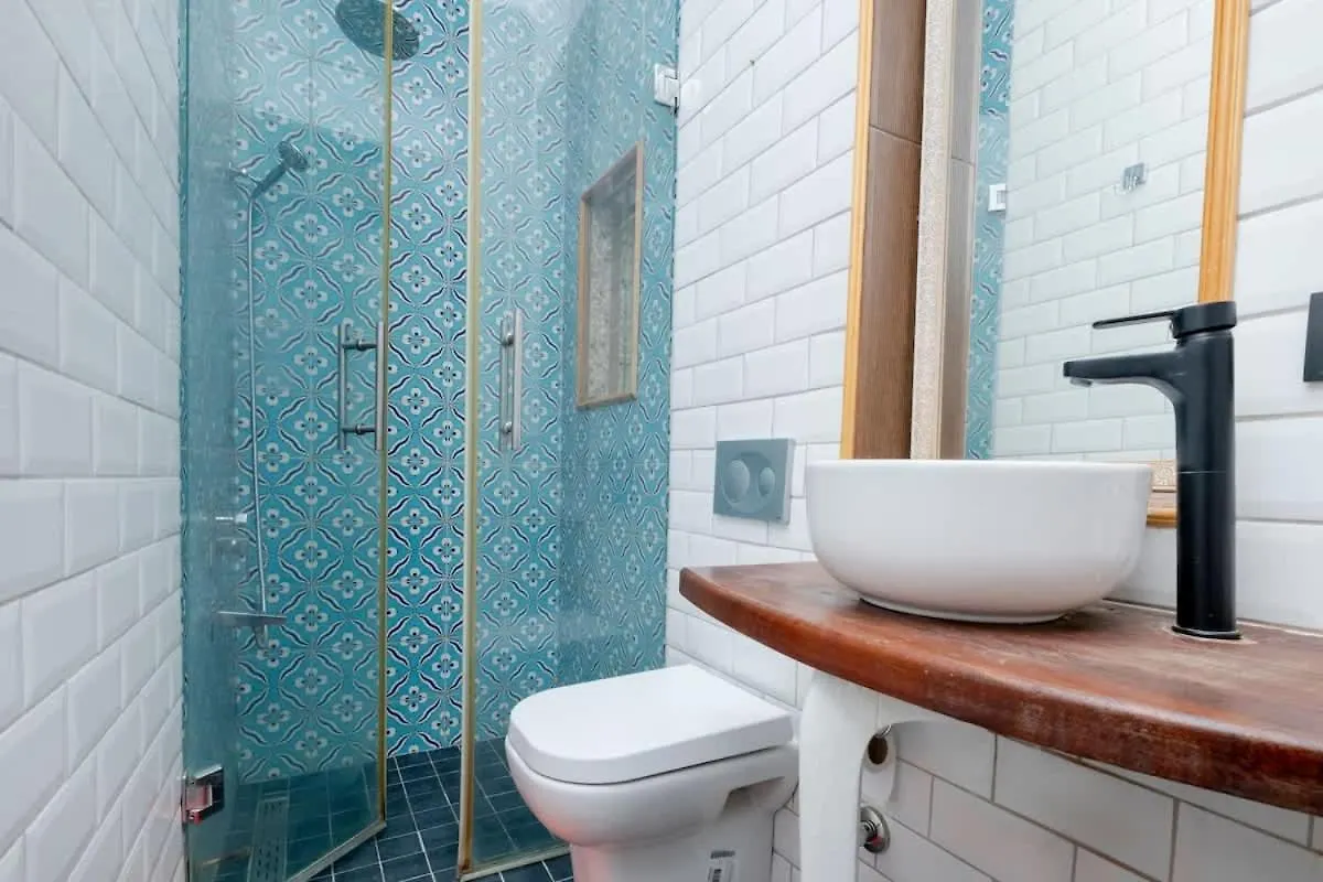 Exclusive House With 2 Apartments Including 4 Bedrooms And 4 Bathrooms In Total Istanbul Türkei