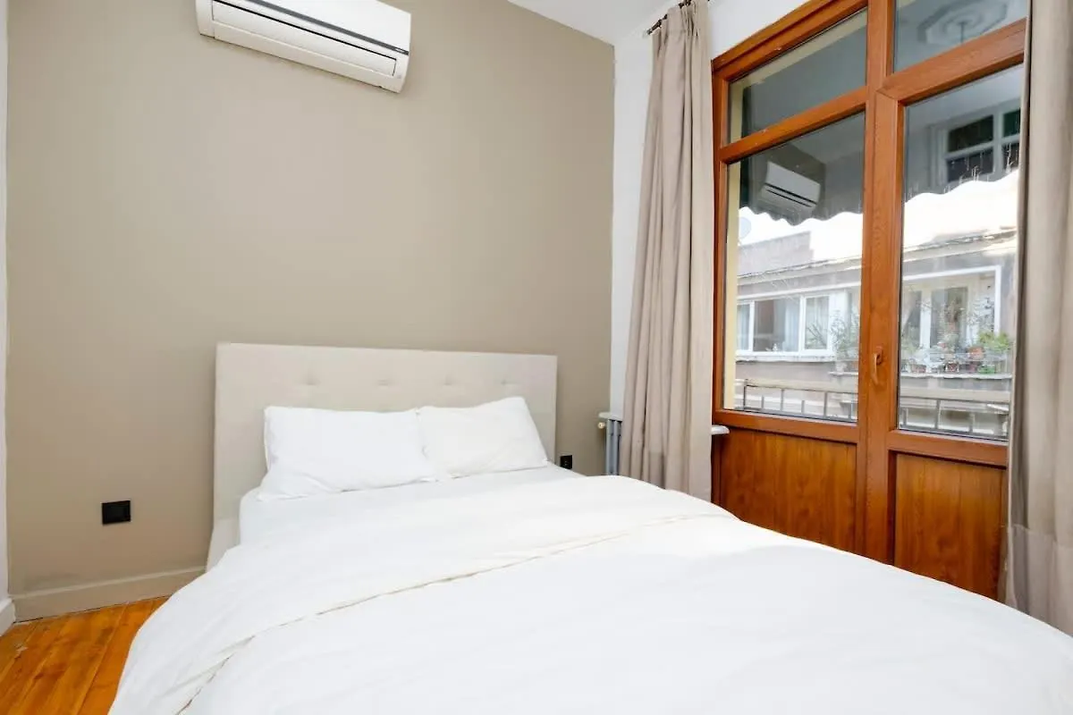 Villa Exclusive House With 2 Apartments Including 4 Bedrooms And 4 Bathrooms In Total Istanbul